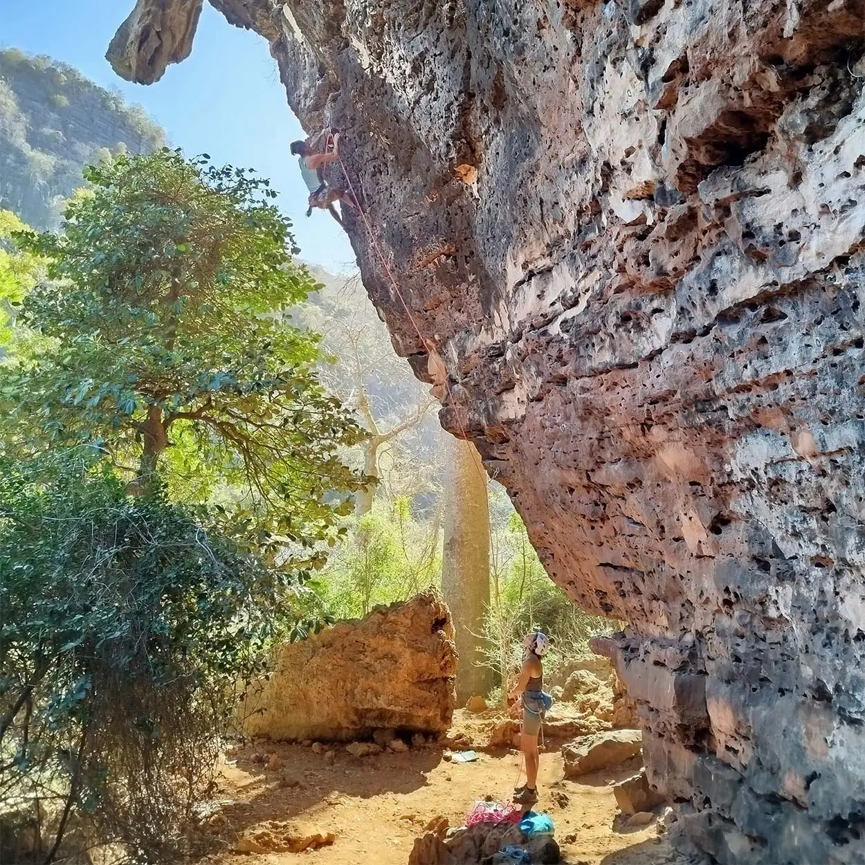 Mayotte Escalade – Grimpez, explorez et vivez l’aventure verticale