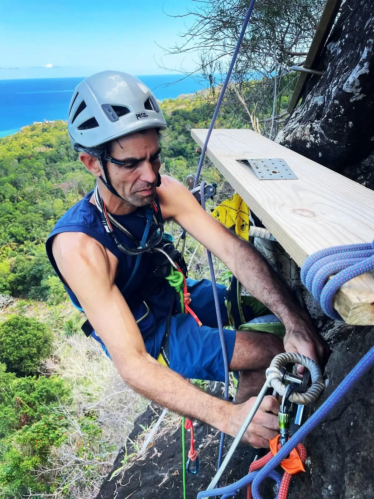 Mayotte Escalade – Grimpez, explorez et vivez l’aventure verticale